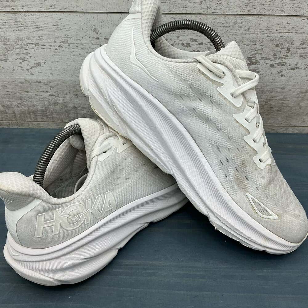 HOKA Clifton 9 Wide White Running Shoes Women's Size 10D